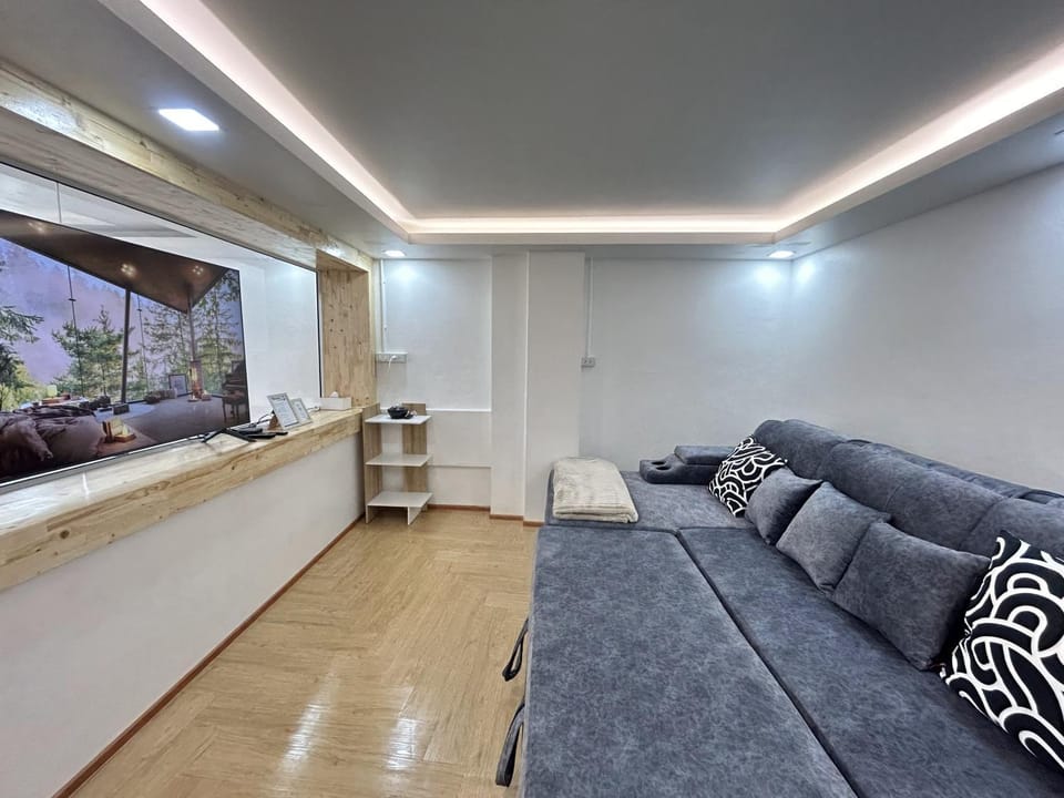 Communal lounge/ TV room, Living room, Evening entertainment