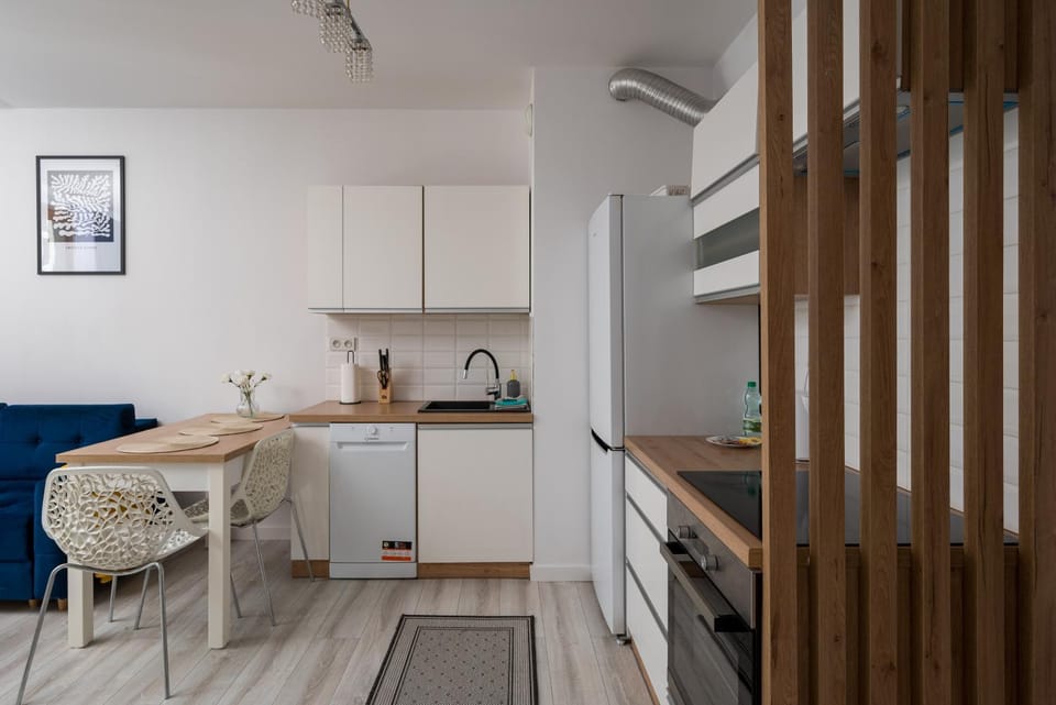 Kitchen or kitchenette, Dining area, dishwasher, oven, stove