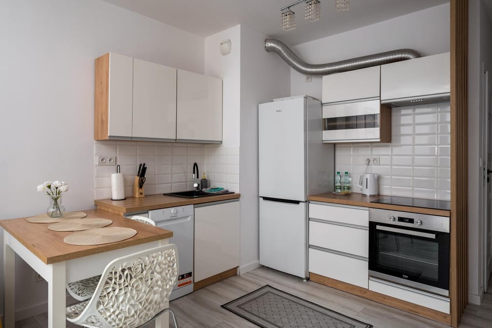 Kitchen or kitchenette, Dining area, dishwasher, oven, stove