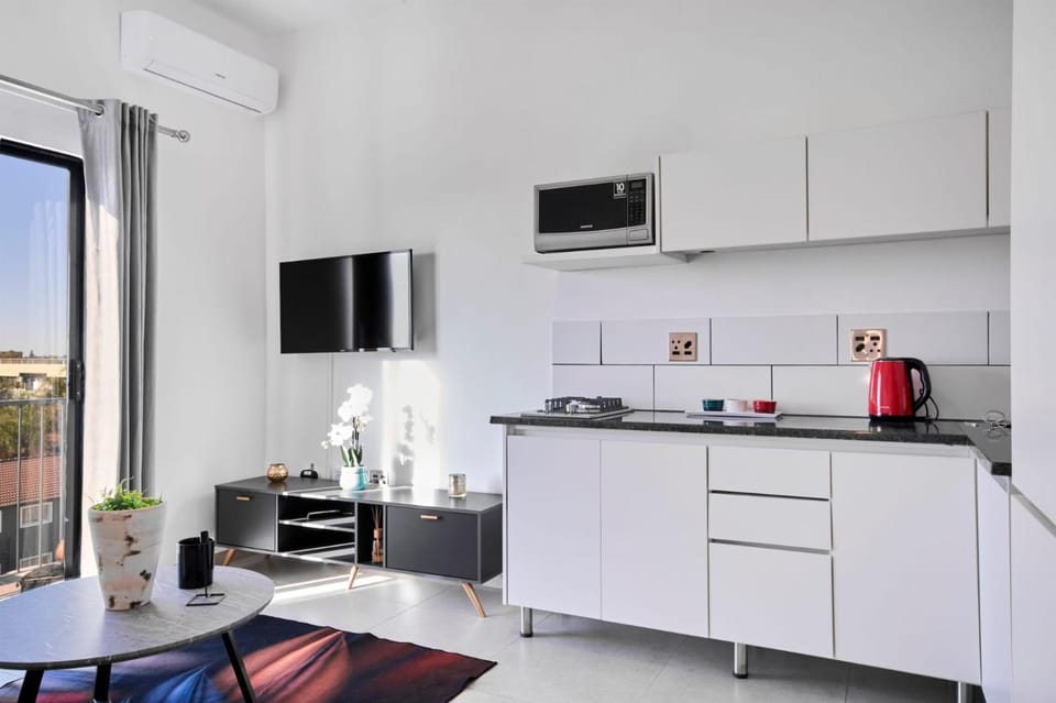 TV and multimedia, Kitchen or kitchenette