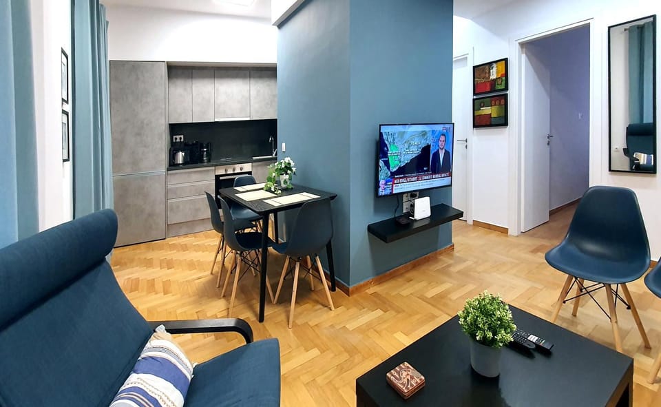TV and multimedia, Kitchen or kitchenette, Seating area, Dining area