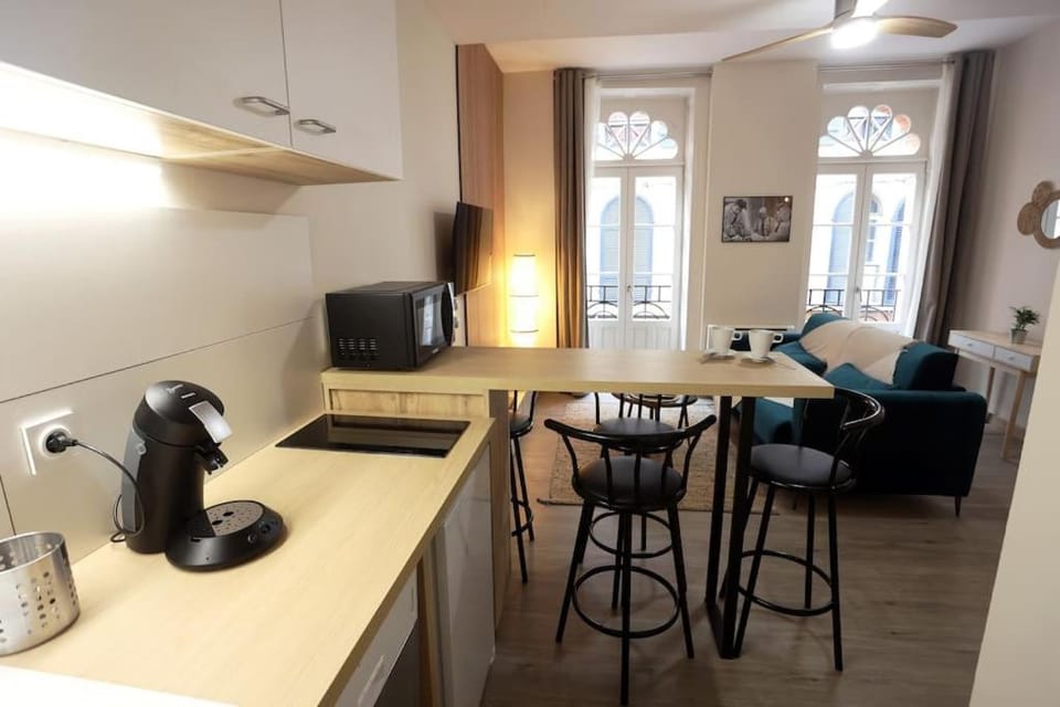 Living room, Dining area