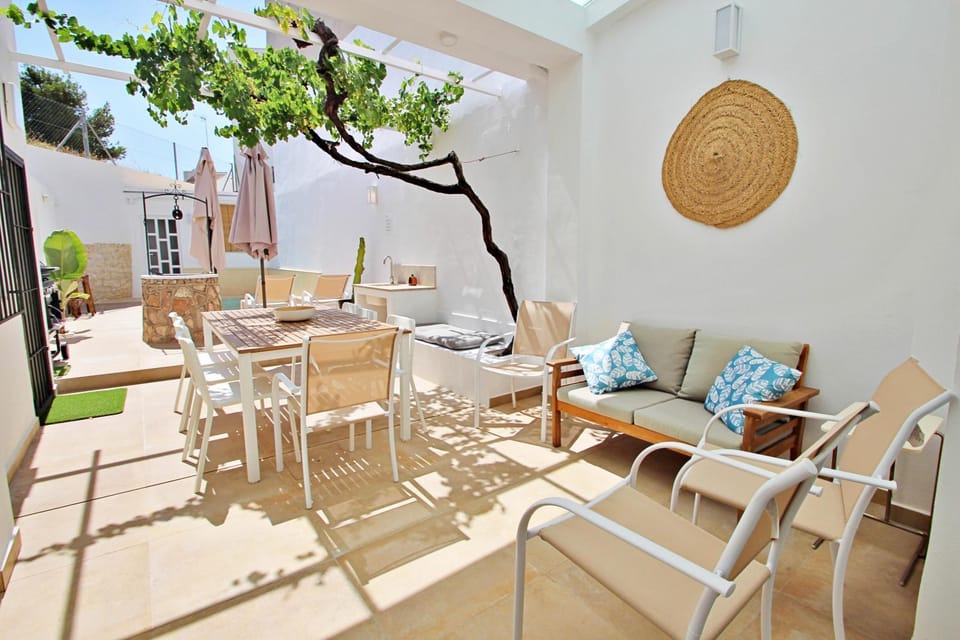 L-Andrago - modern townhouse with pri plunge pool House in Marina Alta