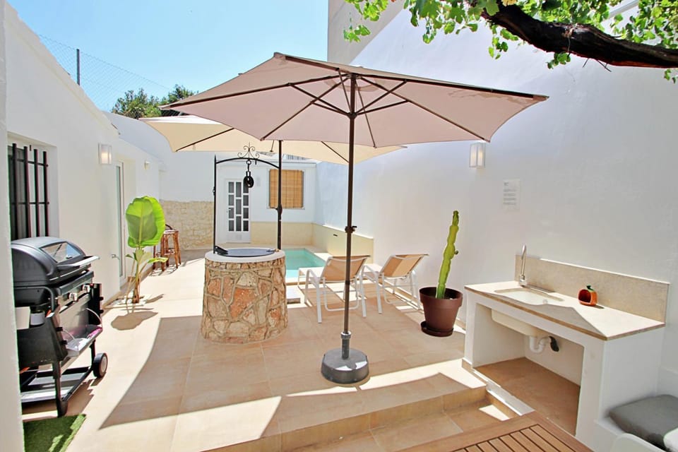 L-Andrago - modern townhouse with pri plunge pool House in Marina Alta