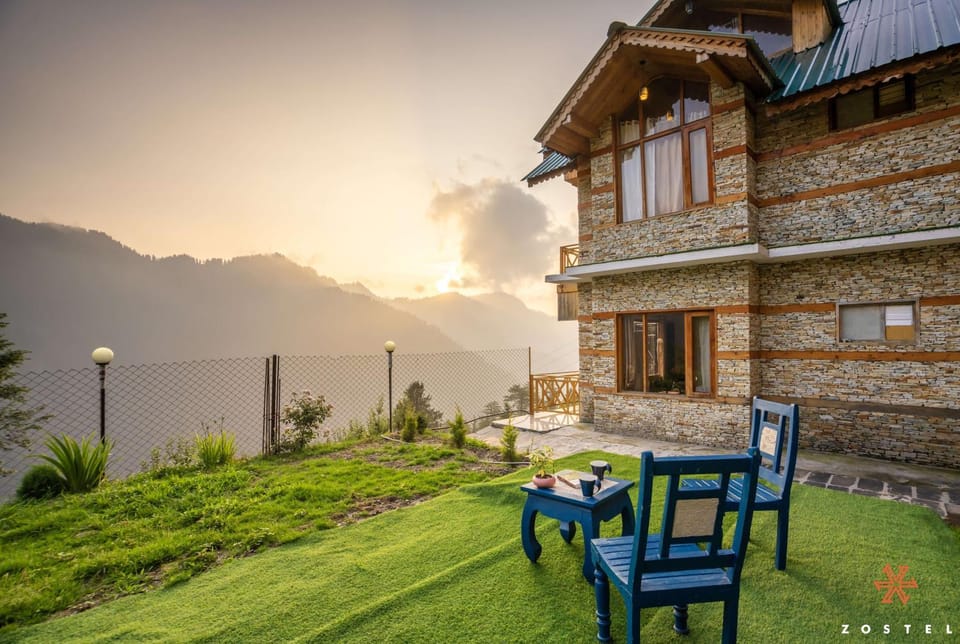Property building, Patio, Day, Natural landscape, Seating area, Mountain view, Sunrise