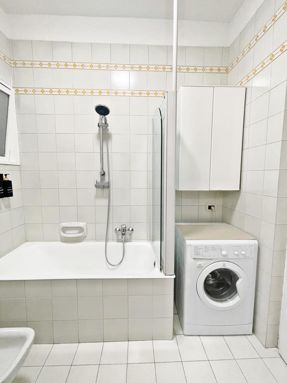 Shower, Toilet, Bathroom, washing machine