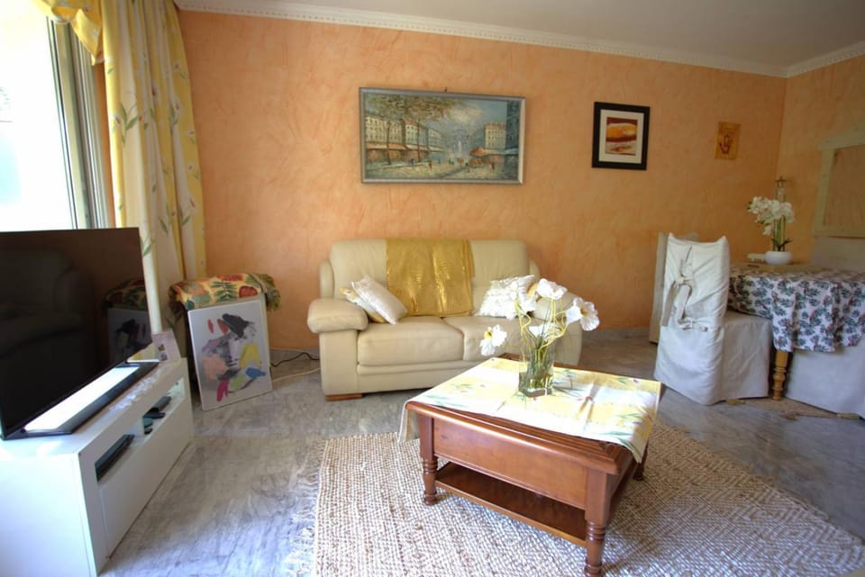 Location appartement trois pièces avec piscine Apartment in Mandelieu-La Napoule