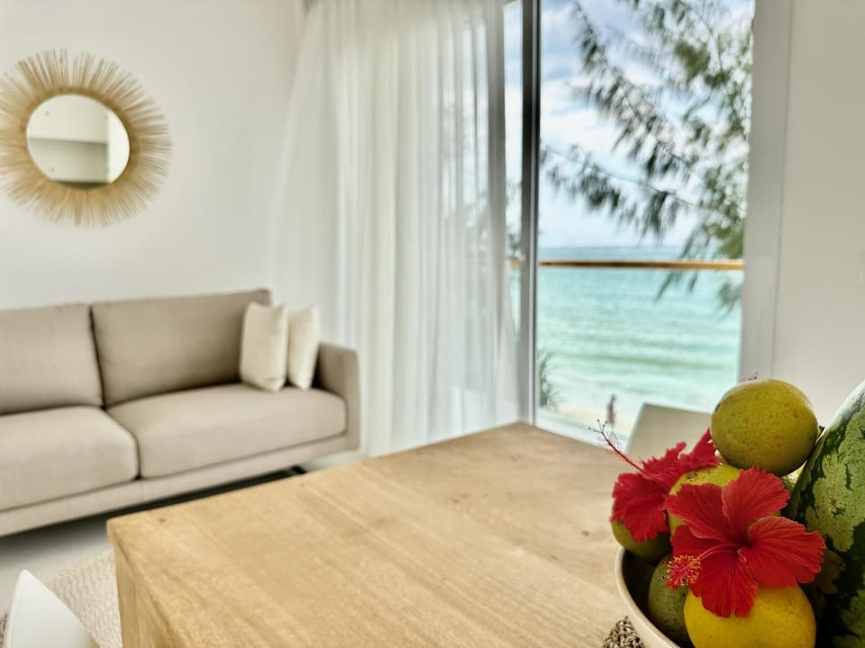 Natural landscape, Living room, Seating area, Dining area, Sea view