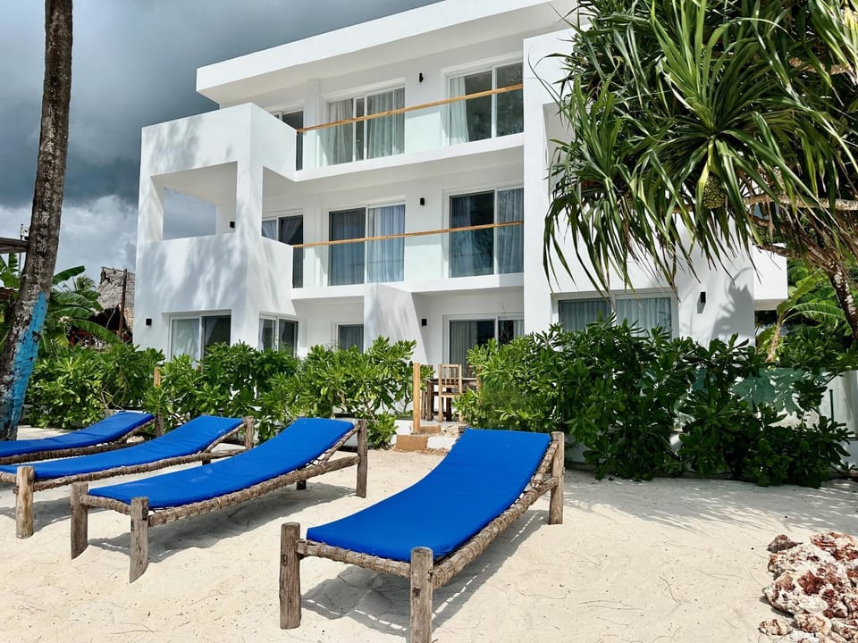 Property building, sunbed