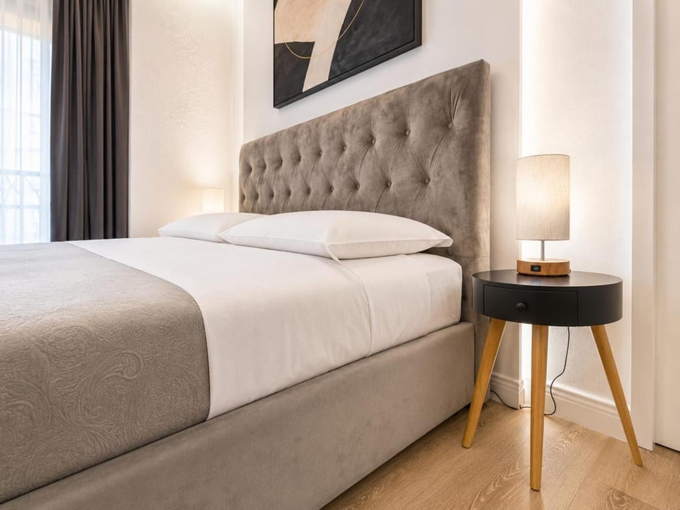 Bed, Balcony/Terrace, Photo of the whole room, Bedroom, air conditioner, air conditioner