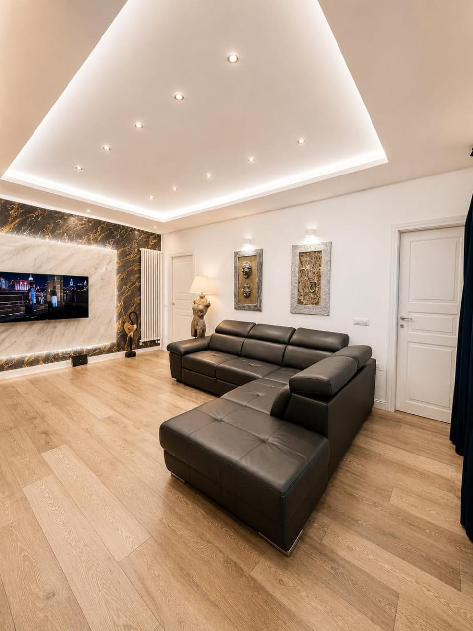 Communal lounge/ TV room, TV and multimedia, Living room, Seating area, Evening entertainment