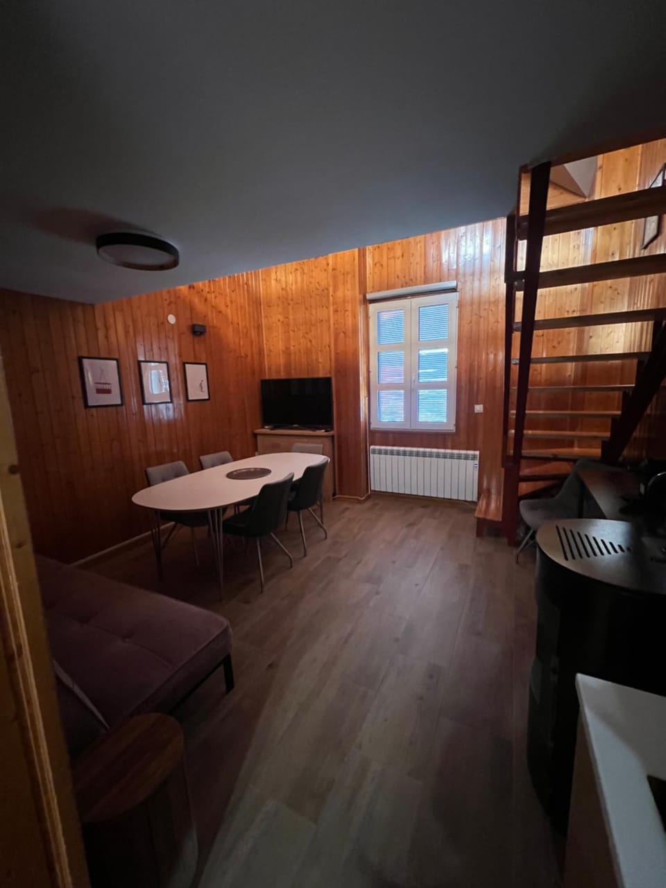 Seating area, Dining area