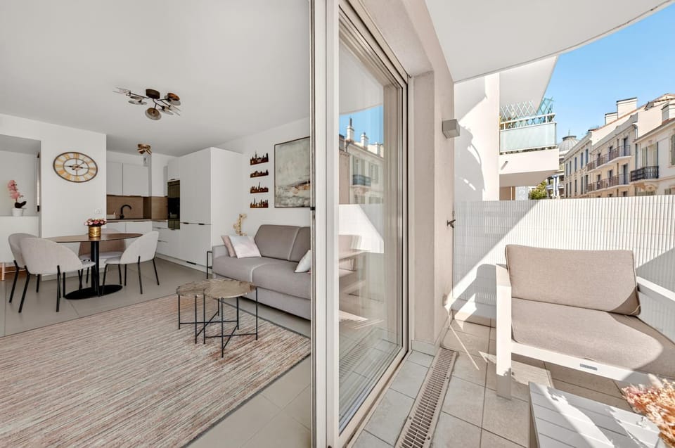 Balcony/Terrace, Living room