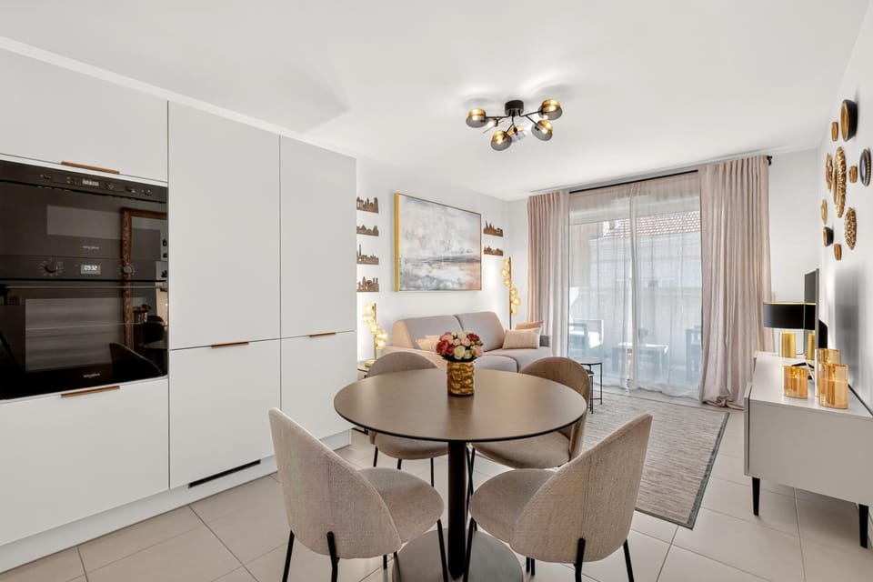 Living room, Lunch