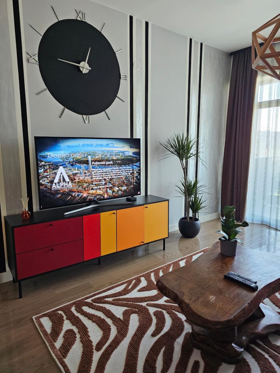 TV and multimedia, Living room, Seating area, Evening entertainment