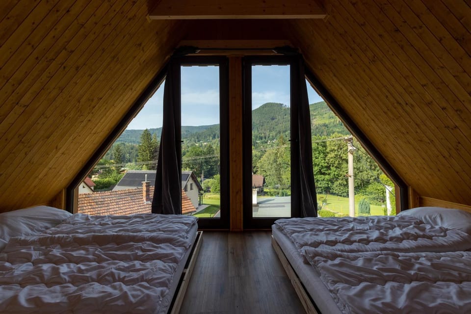 Bed, Bedroom, Mountain view