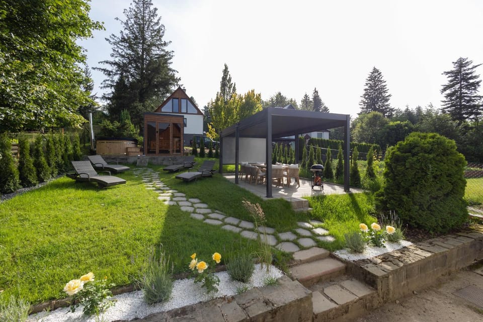 Garden, Garden, Balcony/Terrace
