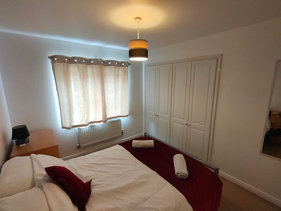 Property building, Bed, Bedroom, wardrobe