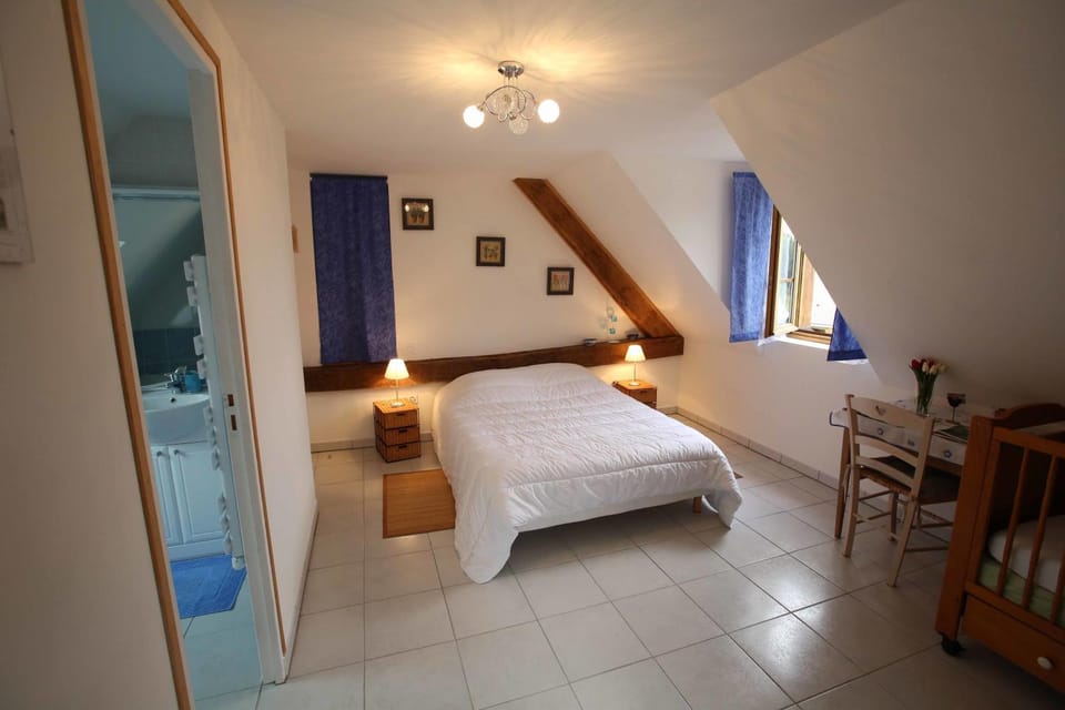 Ferme Cidricole Hugues Desfrièches Bed and Breakfast in Normandy