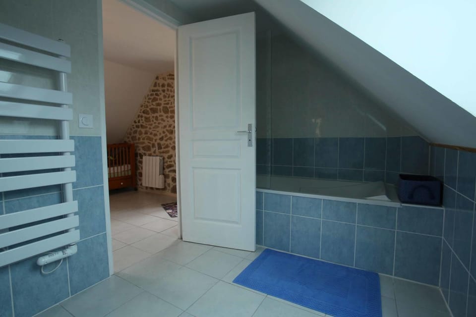 Ferme Cidricole Hugues Desfrièches Bed and Breakfast in Normandy