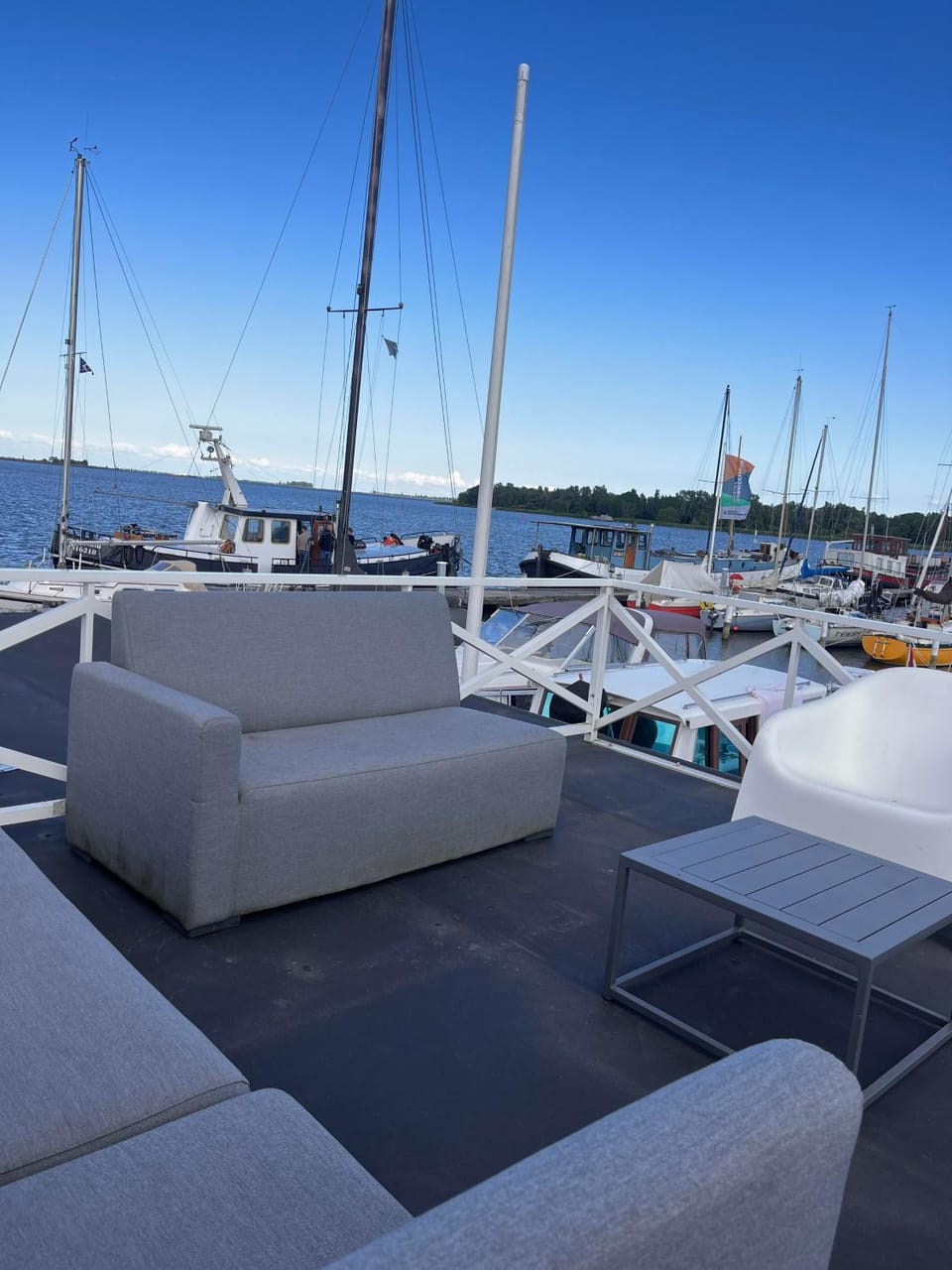 Day, Balcony/Terrace, Balcony/Terrace, Seating area, Lake view