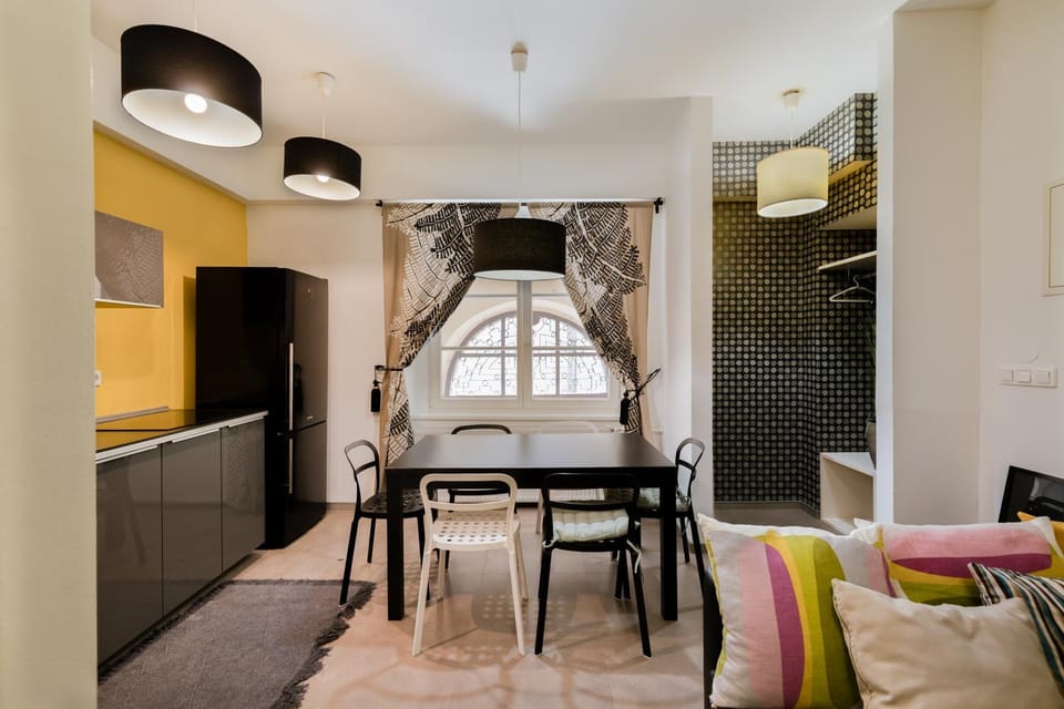 Kitchen or kitchenette, Photo of the whole room, Dining area