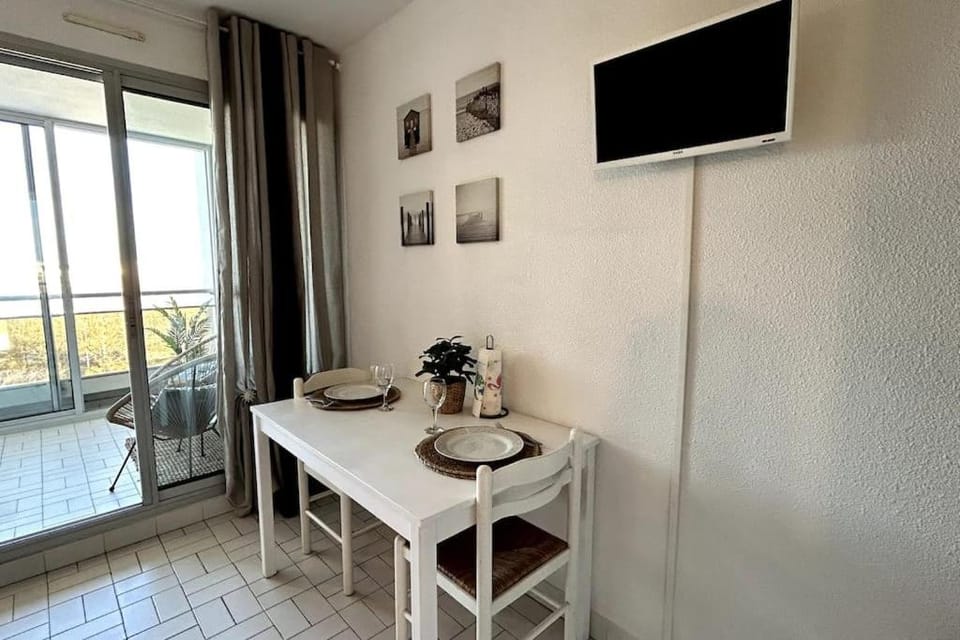 TV and multimedia, Dining area