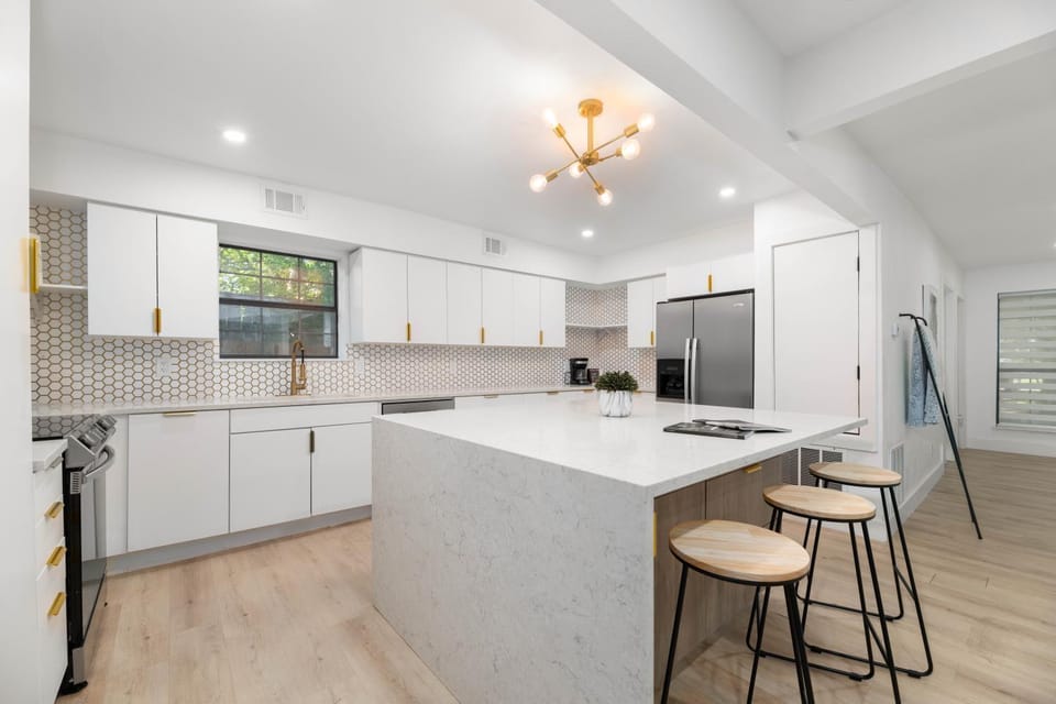 Incredible Modern 4 Bedroom House in Dallas