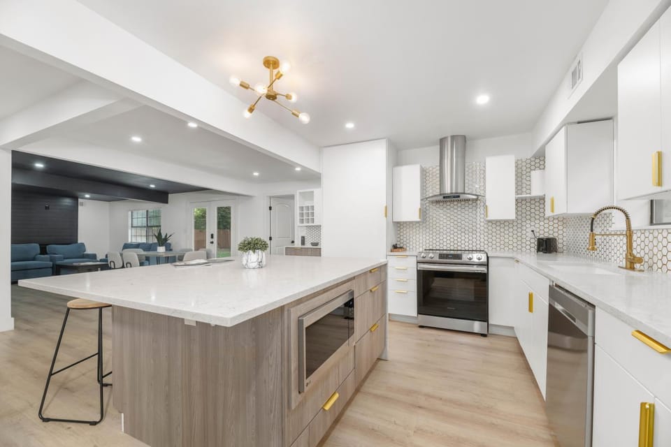 Incredible Modern 4 Bedroom House in Dallas