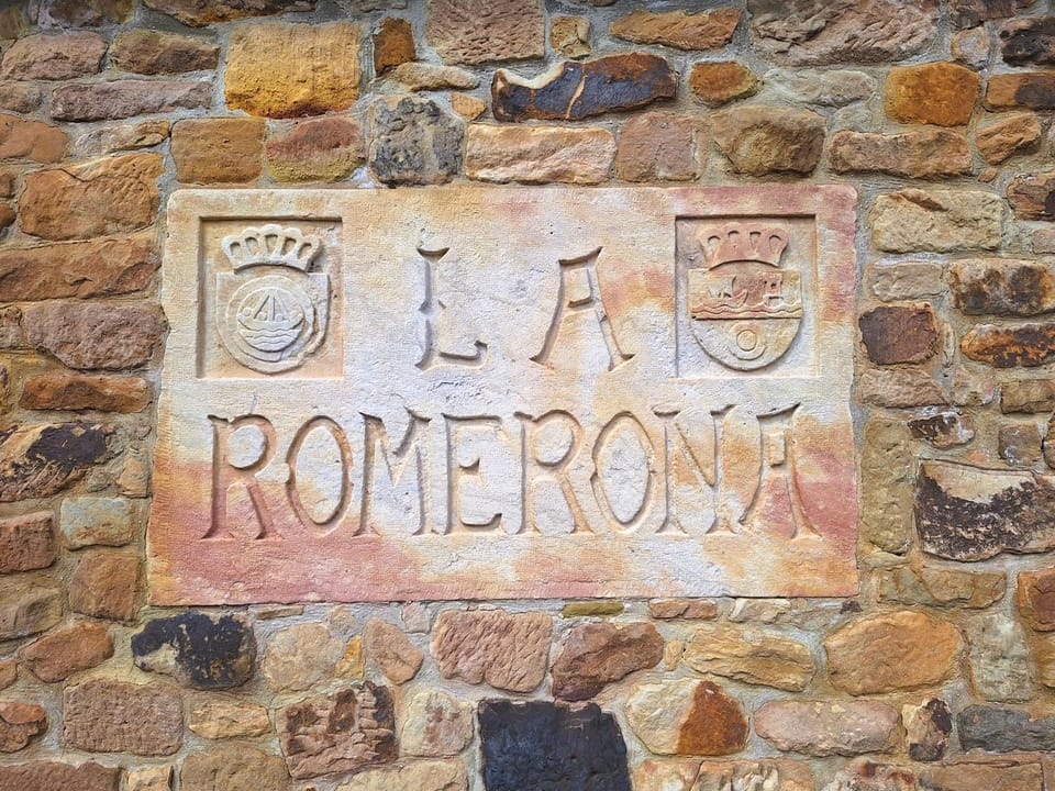 Day, Property logo or sign, Logo/Certificate/Sign