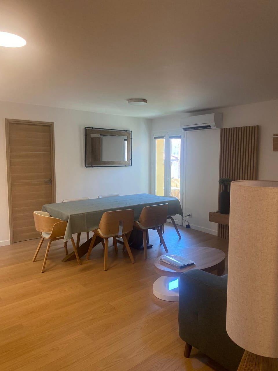 Historic Bright and Beautiful Apartment in Old Nice with Castle Hill View Apartment in Nice