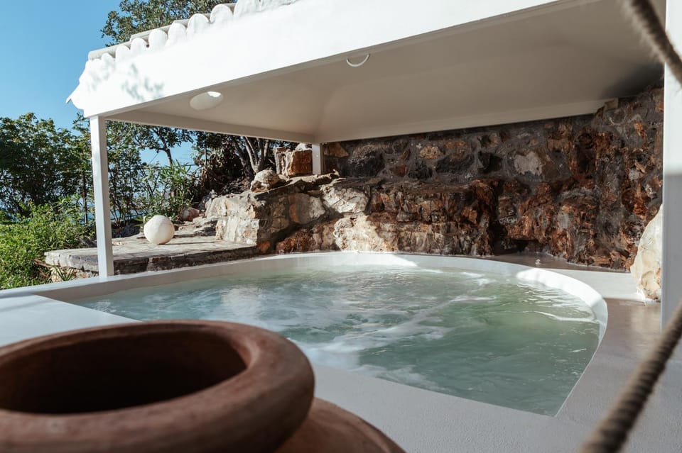 Day, Hot Tub, Swimming pool