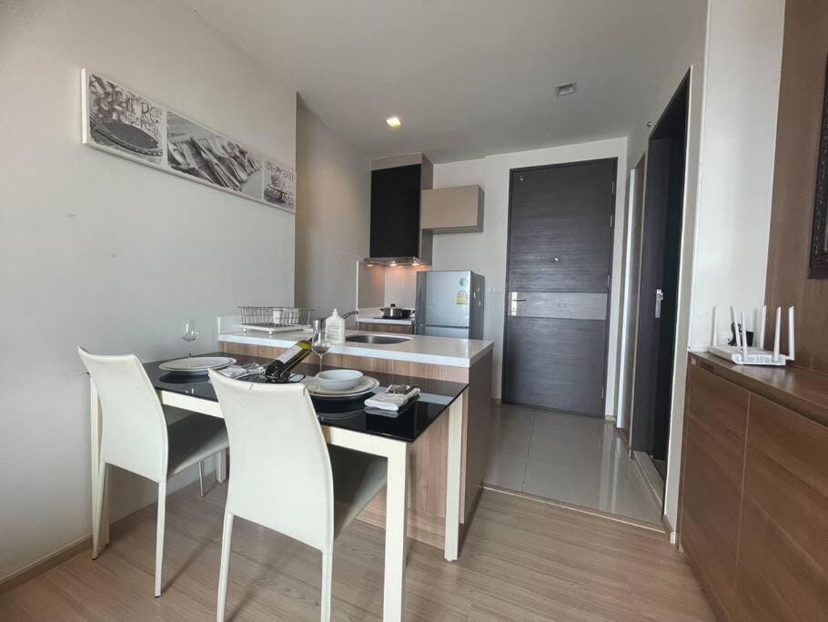 Luxurious Downtown River View chao phraya river Apartment in Bangkok