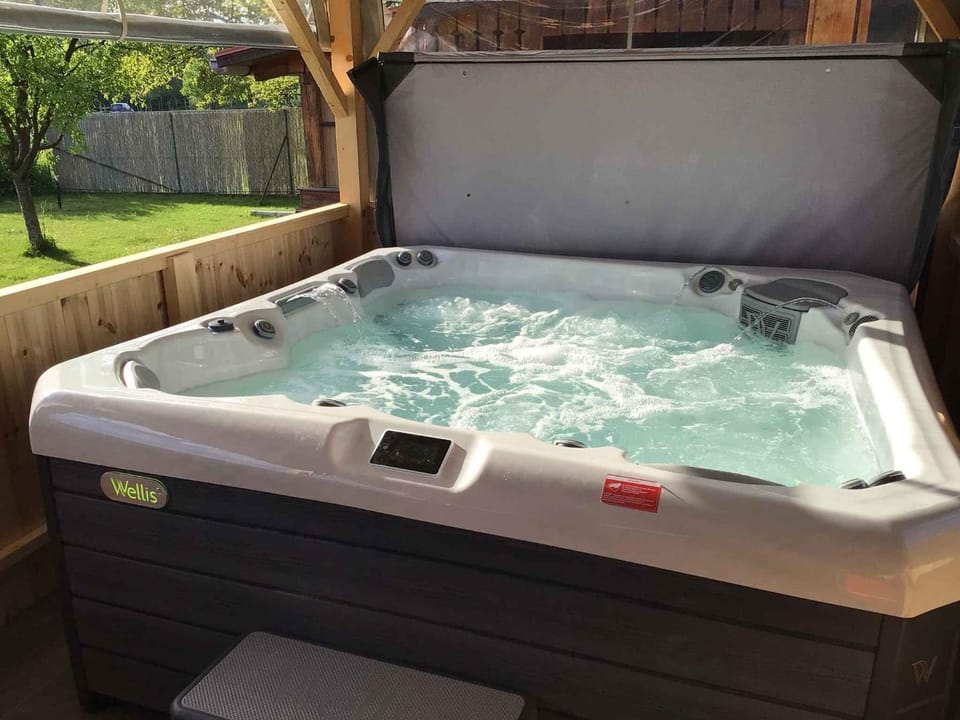 Summer, Hot Tub