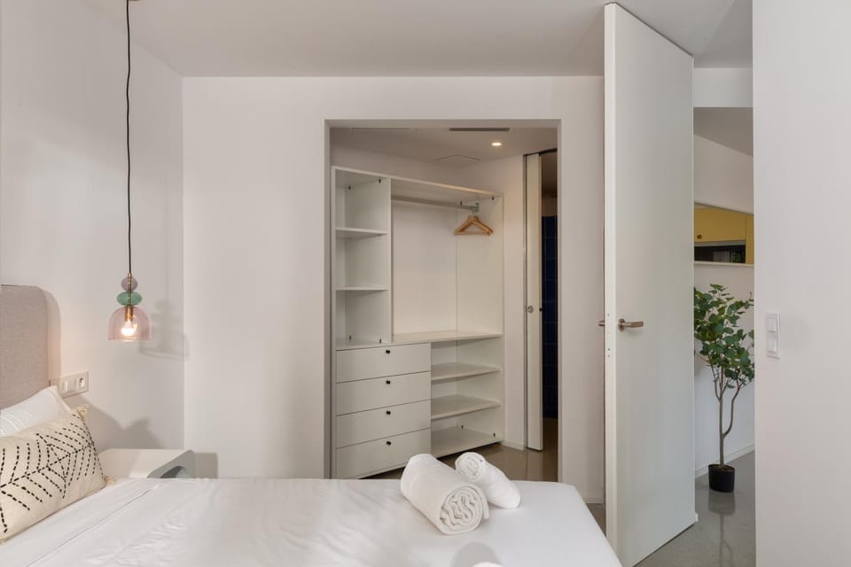 Bed, Bathroom, Photo of the whole room, Bedroom, towels, wardrobe
