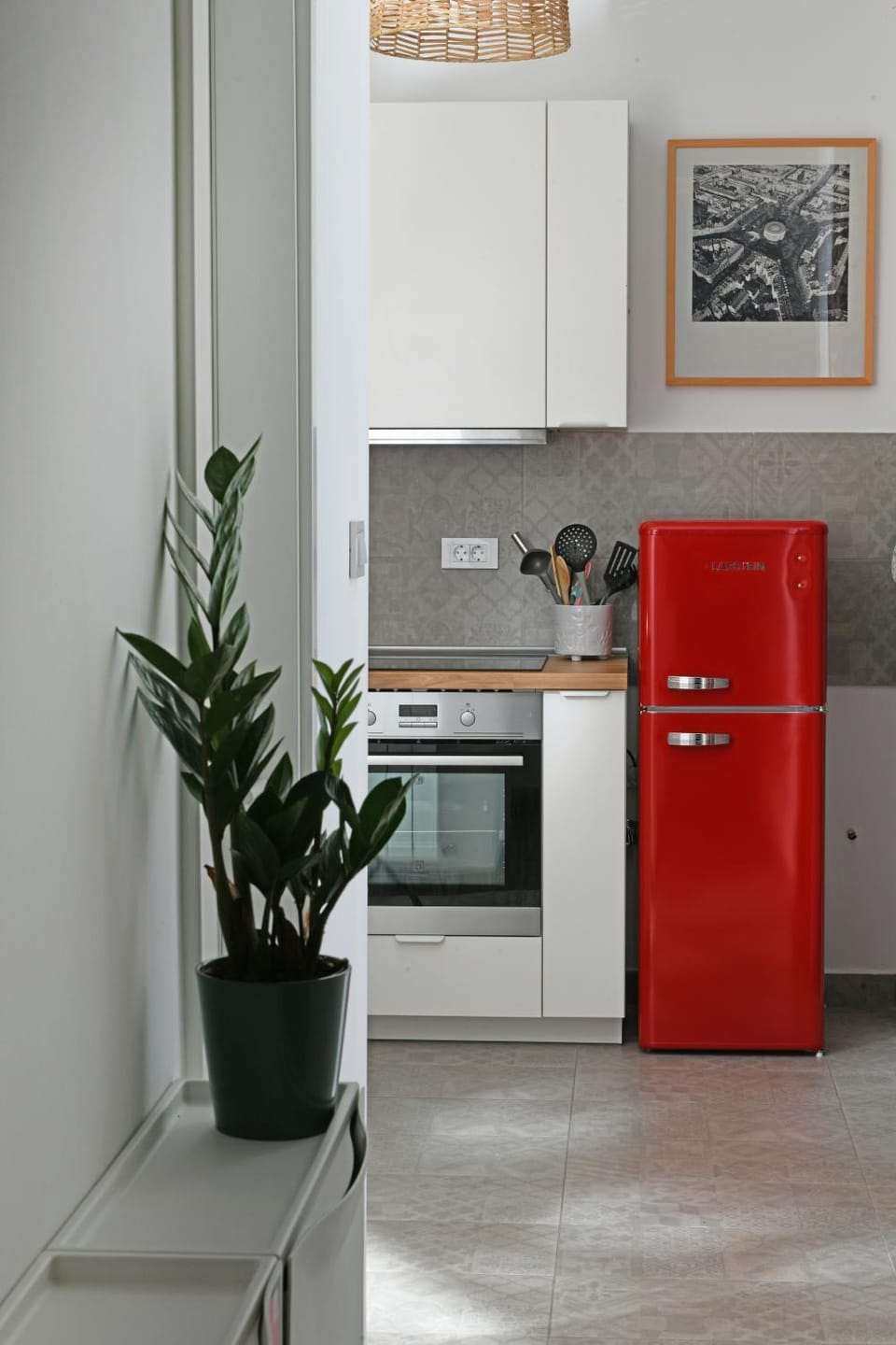 Coffee/tea facilities, Kitchen or kitchenette, dishwasher, microwave, oven, stove, toaster, washing machine, dryer