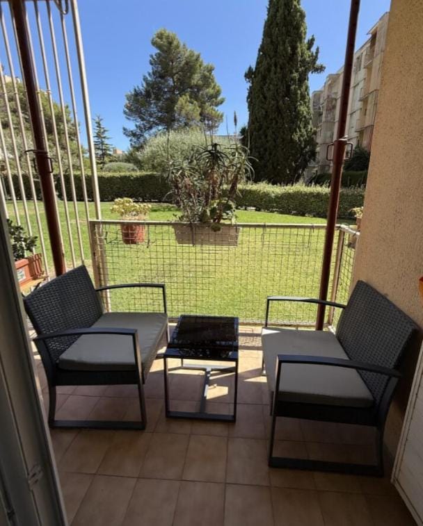 Peaceful Nice Apartment Garden View, 20 min from beach Apartment in Nice