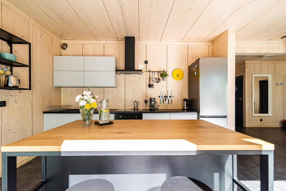 Kitchen or kitchenette, Kitchen or kitchenette, Dining area, oven, stove