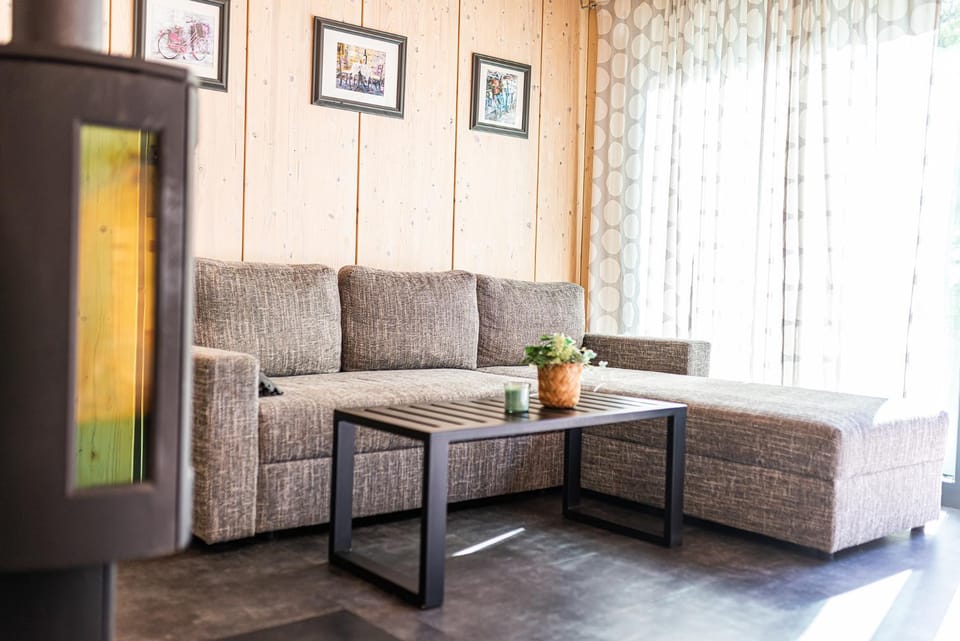 Living room, Seating area, Dining area, fireplace