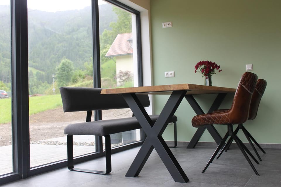 Haus 3Ländereck AT-SLO-IT an der Piste House in Carinthia, Austria