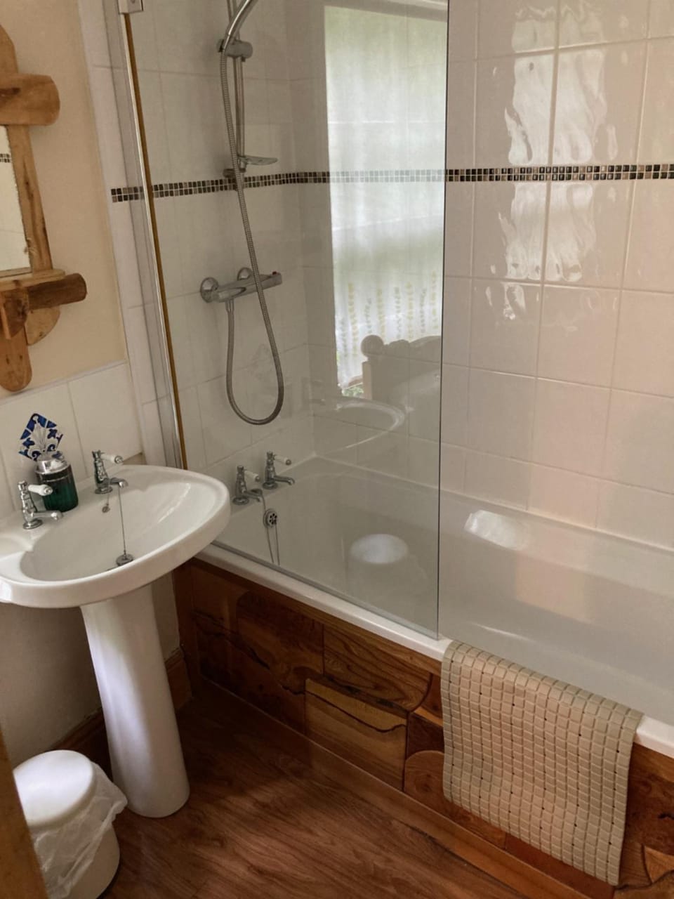 Holmedale Cottage with outdoor terrace in the heart of Robin Hoods Bay House in Robin Hoods Bay