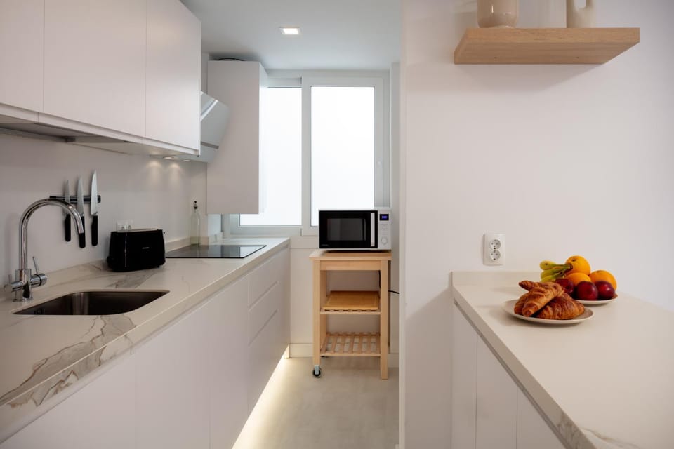 Kitchen or kitchenette, oven