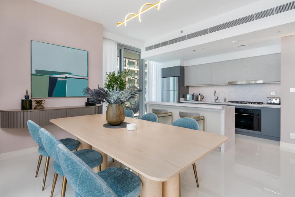 Kitchen or kitchenette, Dining area, oven