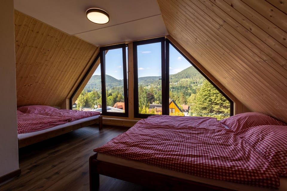 Bed, Bedroom, Mountain view