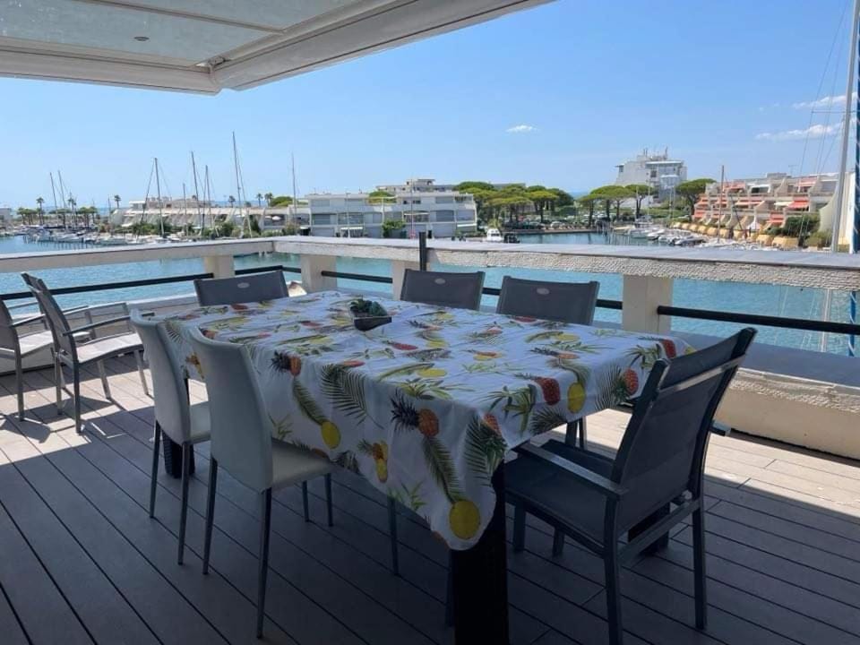 Patio, Day, View (from property/room), Balcony/Terrace, Dining area, Sea view
