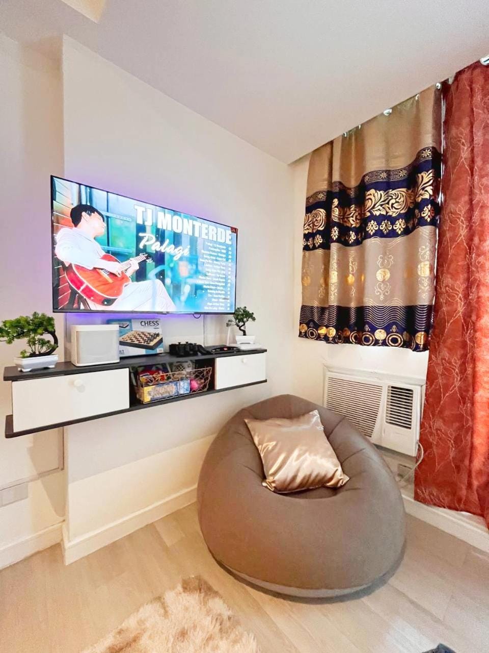 Communal lounge/ TV room, TV and multimedia, Seating area, Evening entertainment