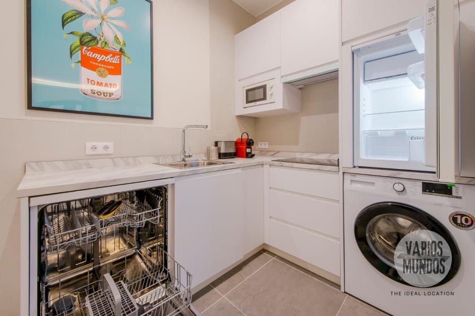 Kitchen or kitchenette, washing machine