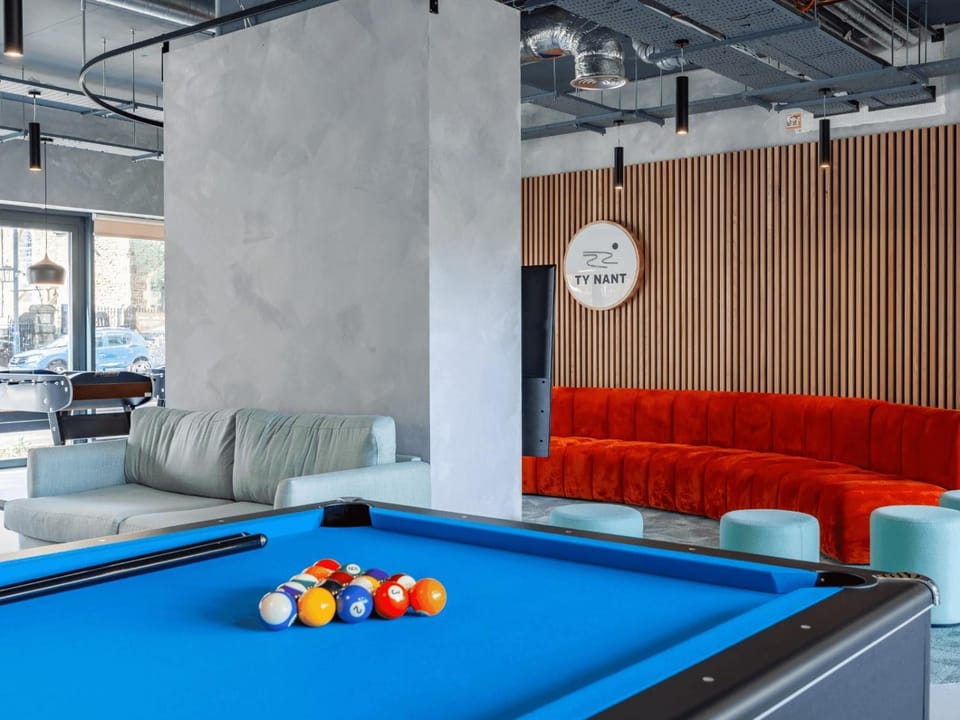 Billiard, Game Room, Seating area