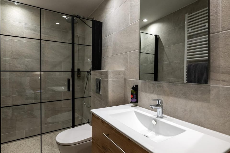 Shower, Bathroom