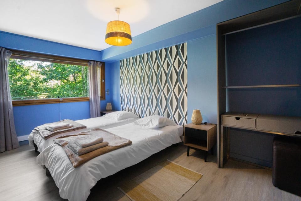 Property building, Living room, Bedroom